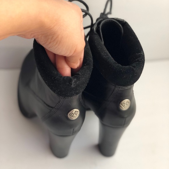 BCBG black high heeled boots - Picture 4 of 8